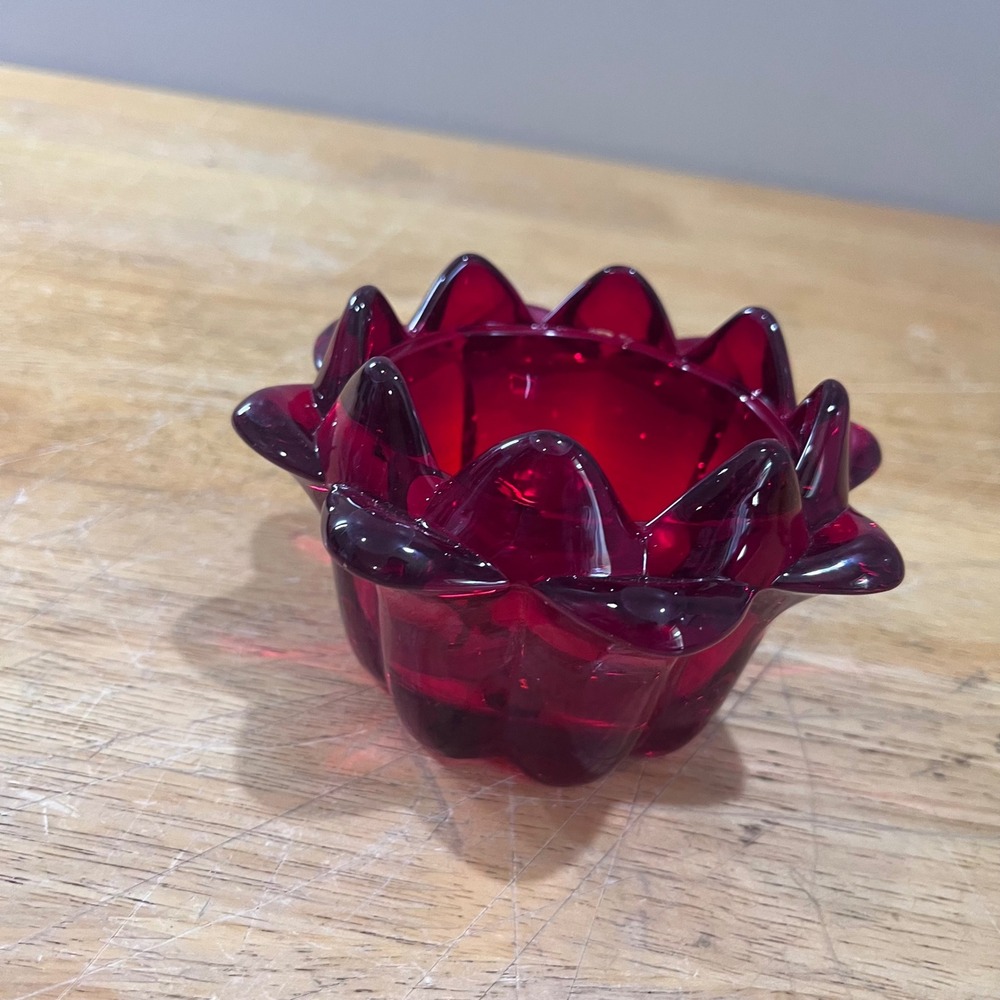 Vtg Viking Glass Ruby Red Lotus Petal Bowl MCM Art‎ Glass 5 Inch No Chips Cracks